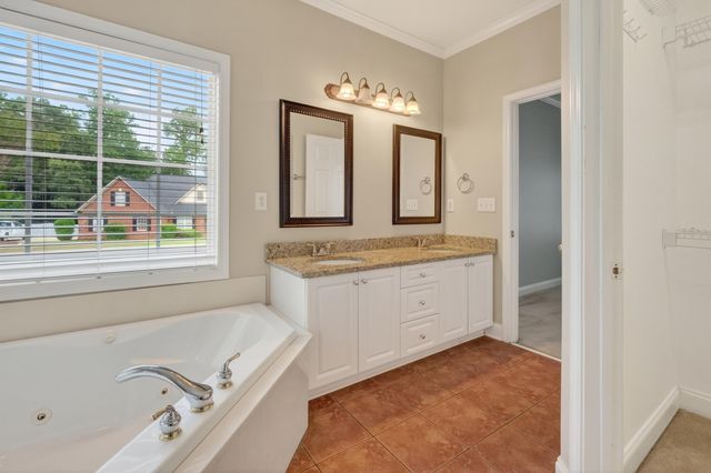 502 Scenic Oak Dr, Moore, SC 29369