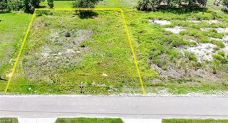 4713/4715 27th ST SW, Lehigh Acres, FL 33973