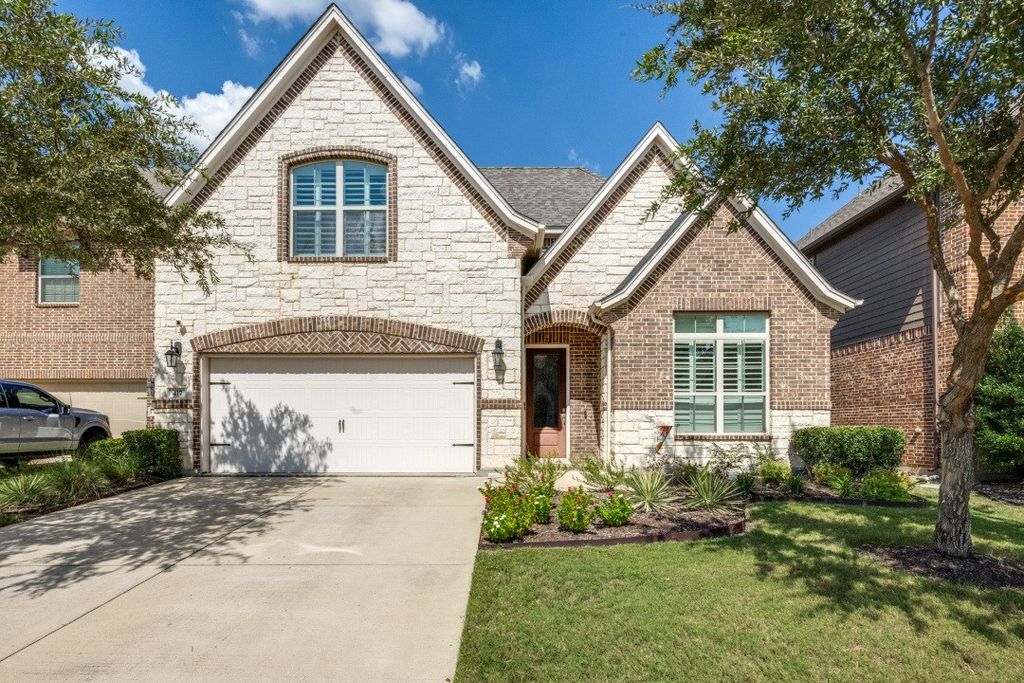 417 Middleton Drive, Roanoke, TX 76262