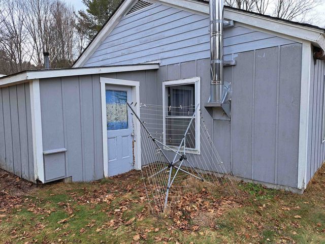 37 SUGAR RIVER Drive, Claremont, NH 03743