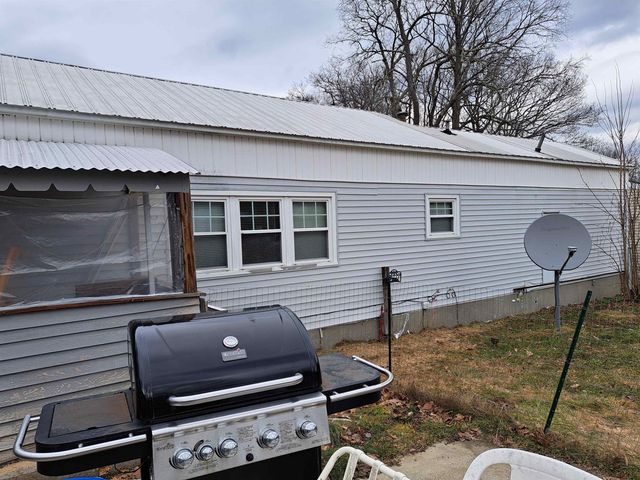 37 SUGAR RIVER Drive, Claremont, NH 03743