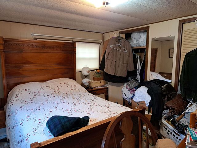 37 SUGAR RIVER Drive, Claremont, NH 03743