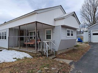 37 SUGAR RIVER Drive, Claremont, NH 03743