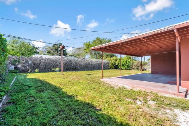 1442 S Recreation Avenue, Fresno, CA 93702