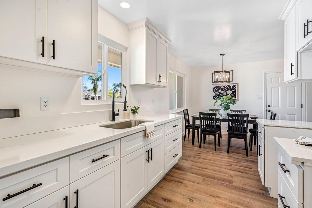 Image 10 of property listing at 1442 S Recreation Avenue, Fresno, CA 93702