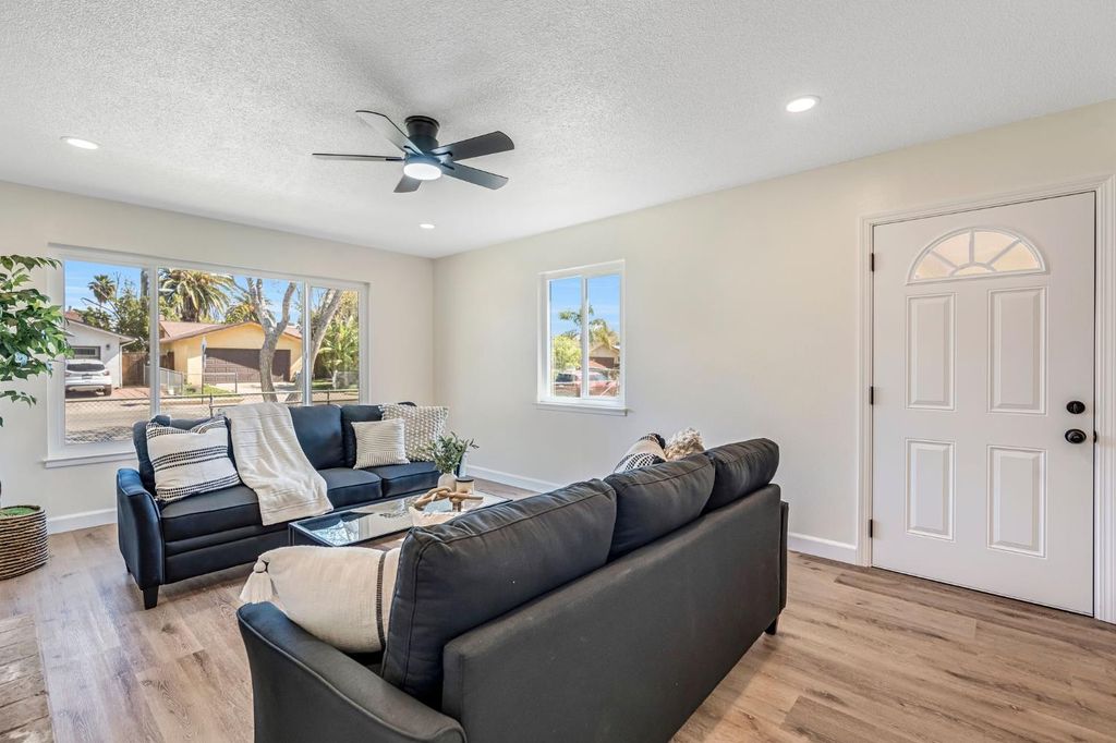 Image 6 of property listing at 1442 S Recreation Avenue, Fresno, CA 93702