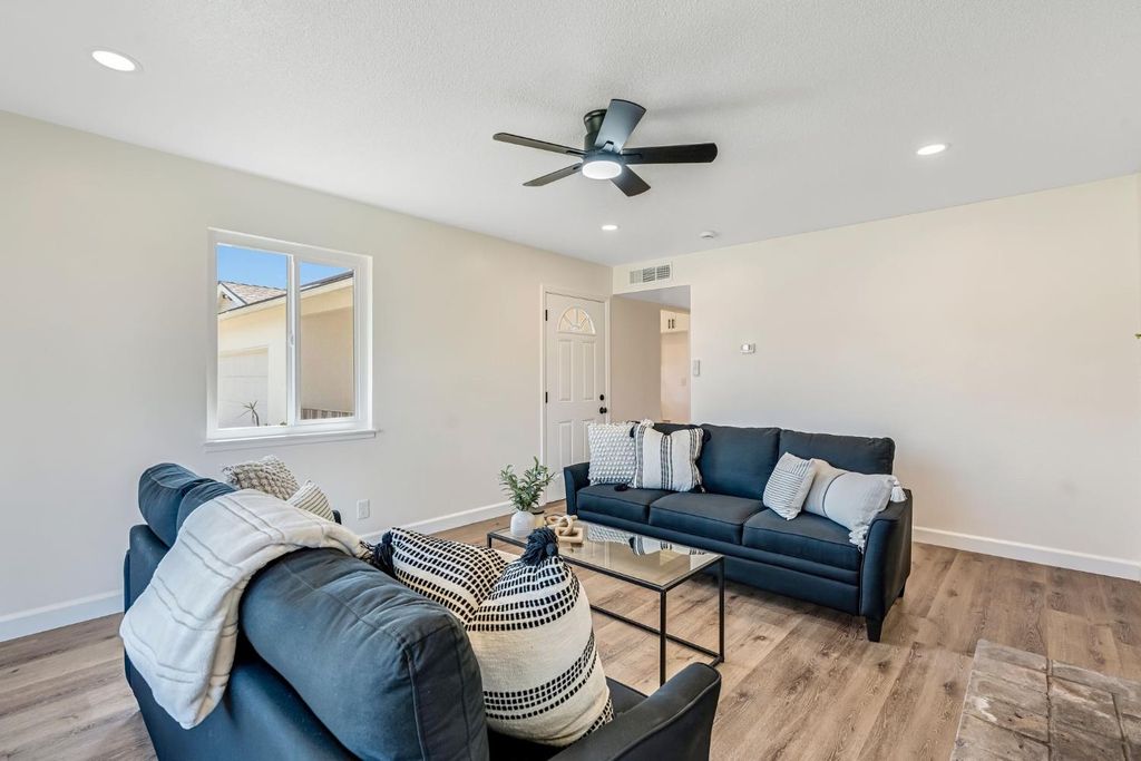 Image 7 of property listing at 1442 S Recreation Avenue, Fresno, CA 93702