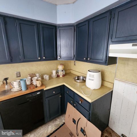 46 N WATER ST, Spring Grove, PA 17362