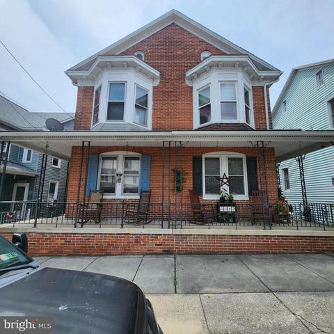 46 N WATER ST, Spring Grove, PA 17362