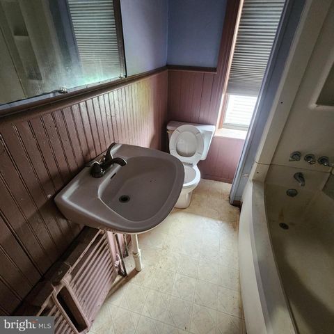 46 N WATER ST, Spring Grove, PA 17362