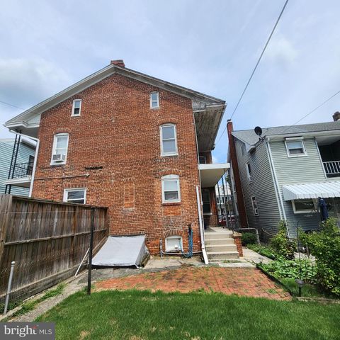 46 N WATER ST, Spring Grove, PA 17362