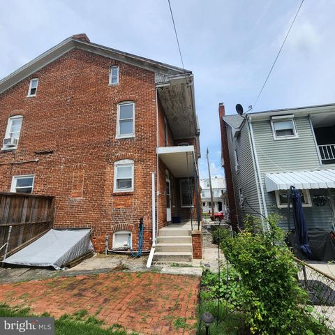 46 N WATER ST, Spring Grove, PA 17362