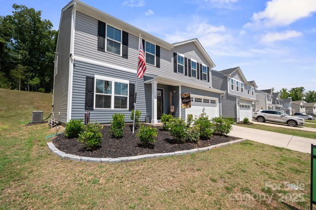 707 Pointe Andrews Drive SW, Concord, NC 28025