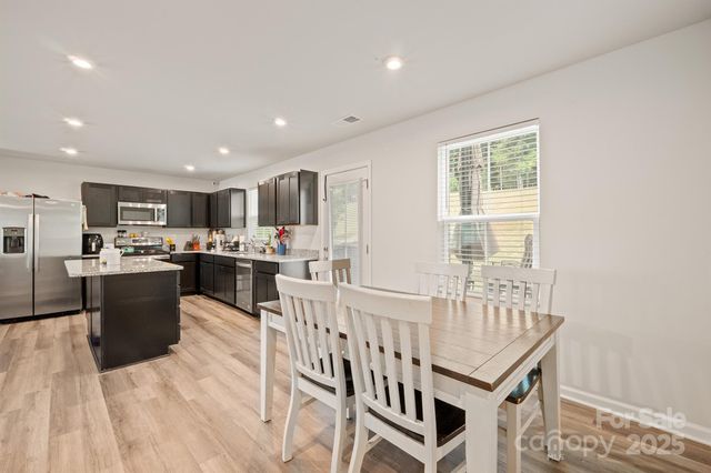 707 Pointe Andrews Drive SW, Concord, NC 28025
