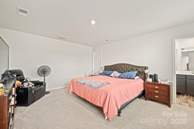 707 Pointe Andrews Drive SW, Concord, NC 28025