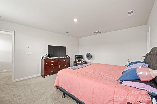 707 Pointe Andrews Drive SW, Concord, NC 28025