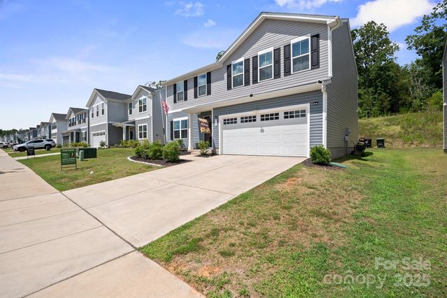 707 Pointe Andrews Drive SW, Concord, NC 28025