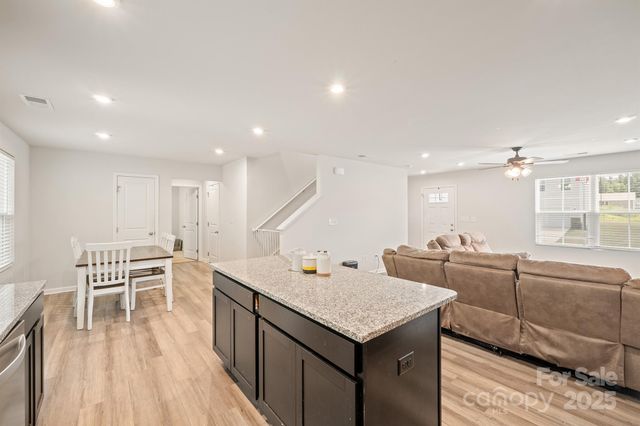 707 Pointe Andrews Drive SW, Concord, NC 28025