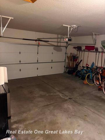 2894 Pimlico Lane, Saginaw, MI 48603