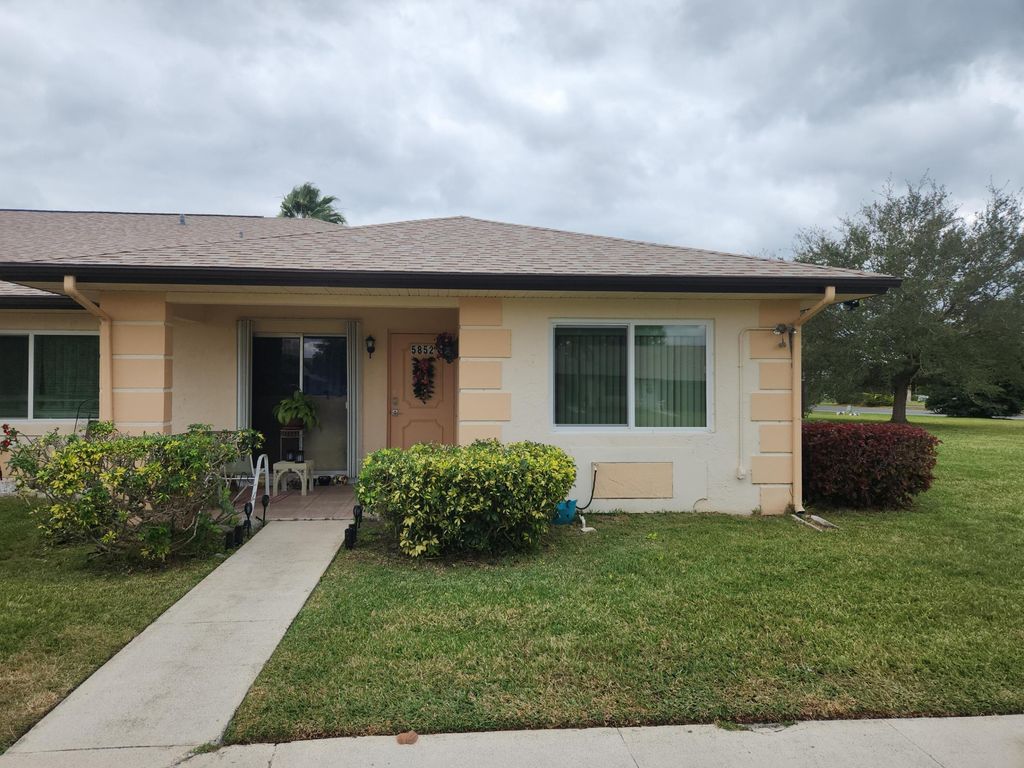 5852 Dream Court 35, Fort Pierce, FL 34982