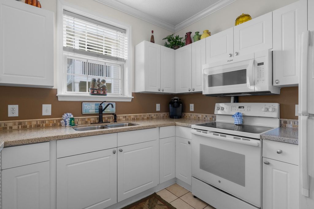 5825 Catalina Dr Unit 325, North Myrtle Beach, SC 29582 — photo 3