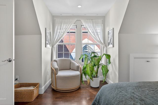 225 Dorchester St 15, Boston, MA 02127