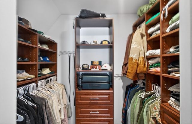 225 Dorchester St 15, Boston, MA 02127