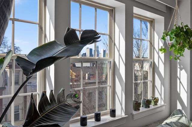 225 Dorchester St 15, Boston, MA 02127