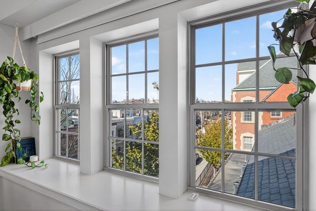 225 Dorchester St 15, Boston, MA 02127