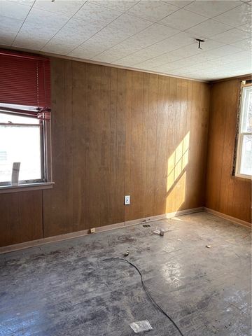 152 W 15th Ave, Homestead, PA 15120