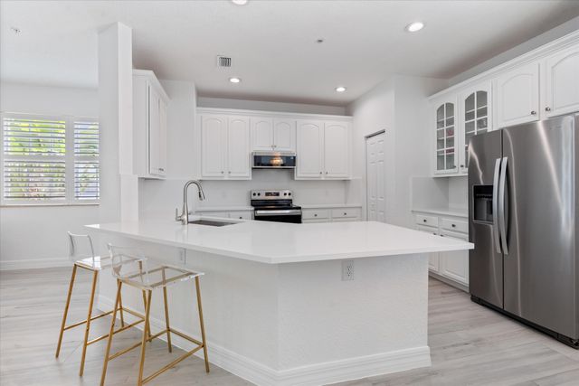 295 NE 5th Avenue 32, Delray Beach, FL 33483