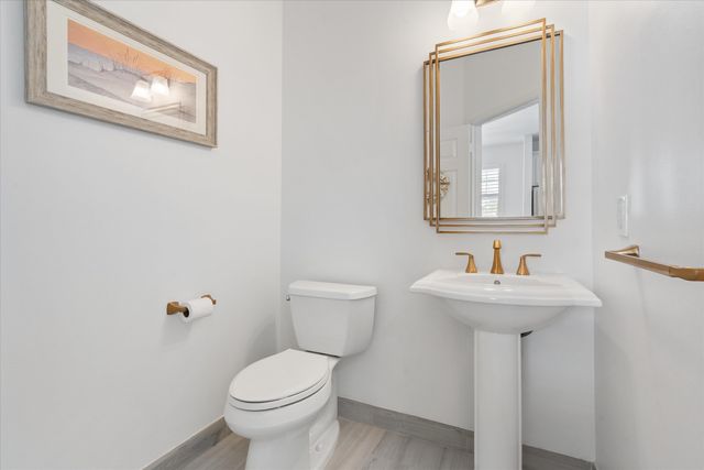 295 NE 5th Avenue 32, Delray Beach, FL 33483