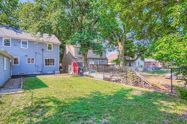 2630 Grunewald Street, Blue Island, IL 60406