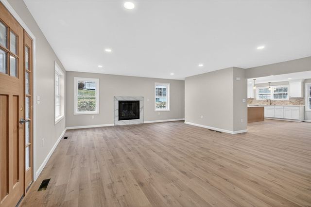 65 Ormonde Rd, Methuen, MA 01844