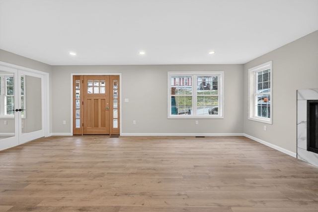 65 Ormonde Rd, Methuen, MA 01844