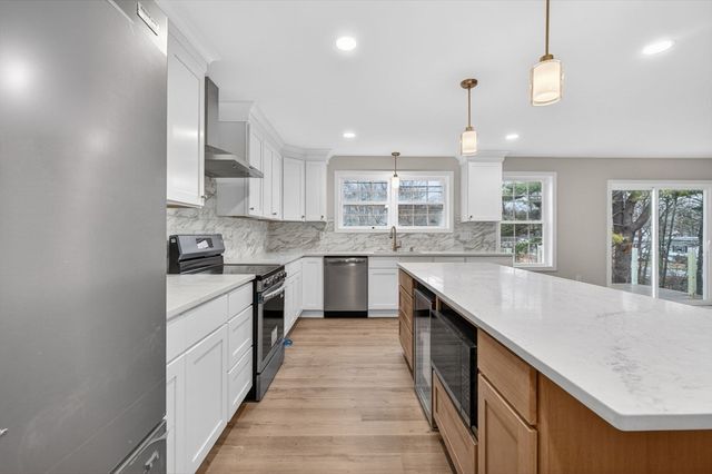 65 Ormonde Rd, Methuen, MA 01844