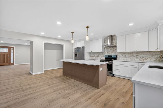 65 Ormonde Rd, Methuen, MA 01844