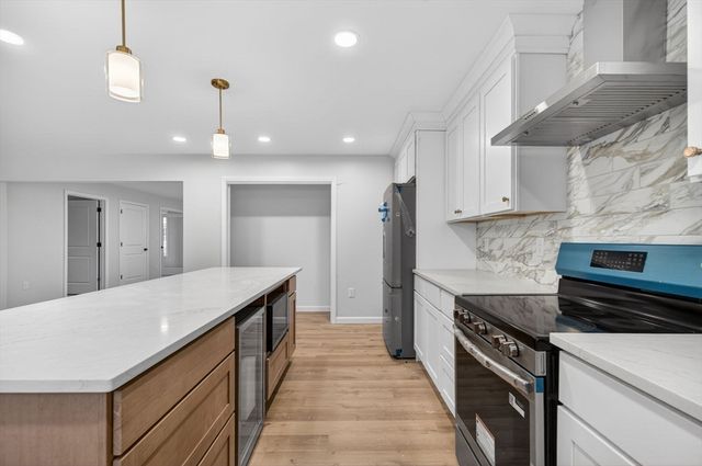 65 Ormonde Rd, Methuen, MA 01844