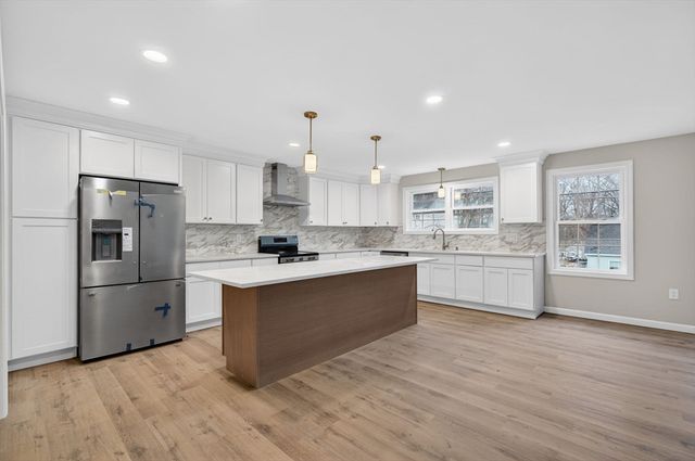 65 Ormonde Rd, Methuen, MA 01844