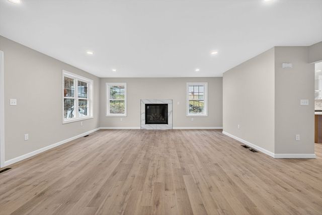 65 Ormonde Rd, Methuen, MA 01844