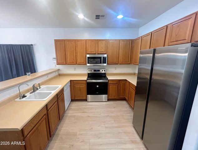 5812 S 10TH Drive, Phoenix, AZ 85041