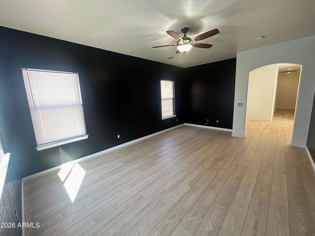 5812 S 10TH Drive, Phoenix, AZ 85041