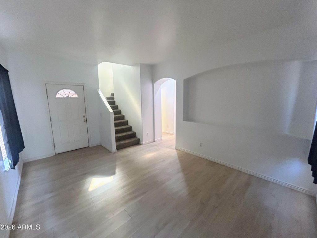 5812 S 10TH Drive, Phoenix, AZ 85041 — photo 4
