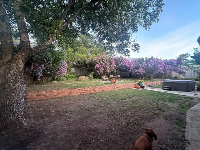 1811 Saylor ST, Goldthwaite, TX 76844