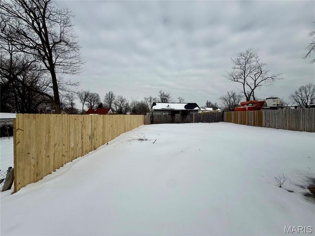 10563 Decker Avenue, St Louis, MO 63114