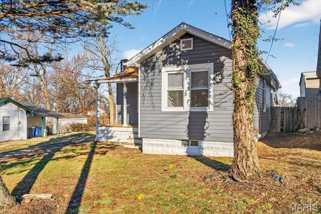 10563 Decker Avenue, St Louis, MO 63114