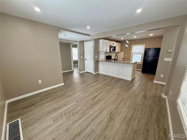 10563 Decker Avenue, St Louis, MO 63114