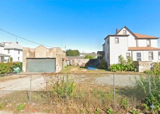 111 Wahl Avenue, Inwood, NY 11096