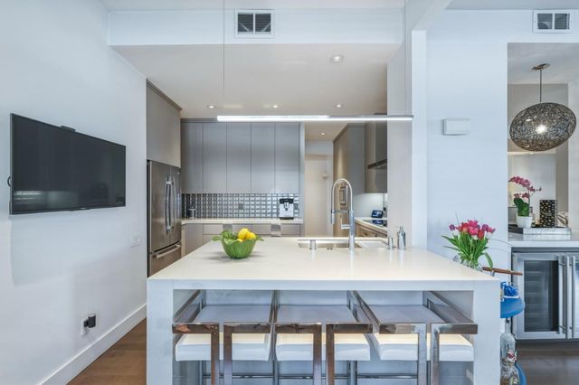 810 Lakeshore Drive, Redwood City, CA 94065