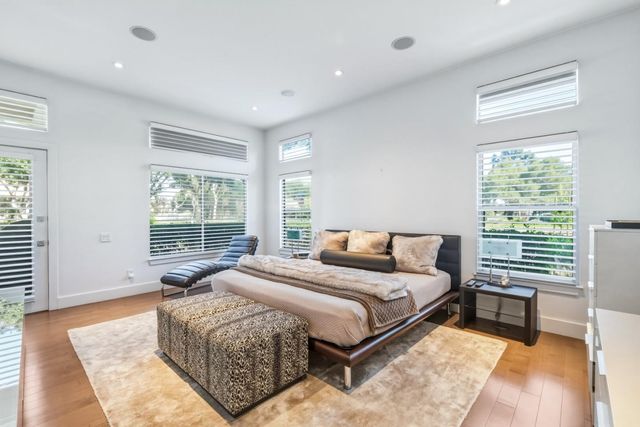 810 Lakeshore Drive, Redwood City, CA 94065
